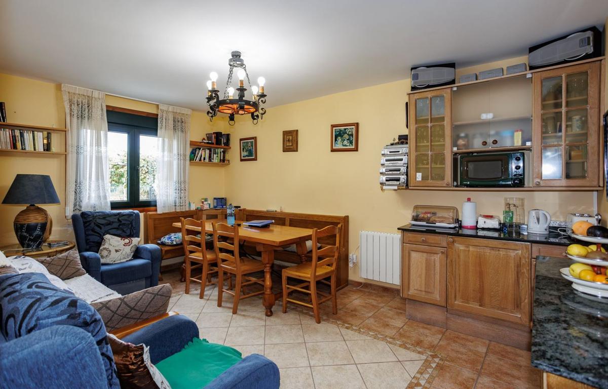 Sale of independent chalet in Calle Furelos, Melide
 photo 5