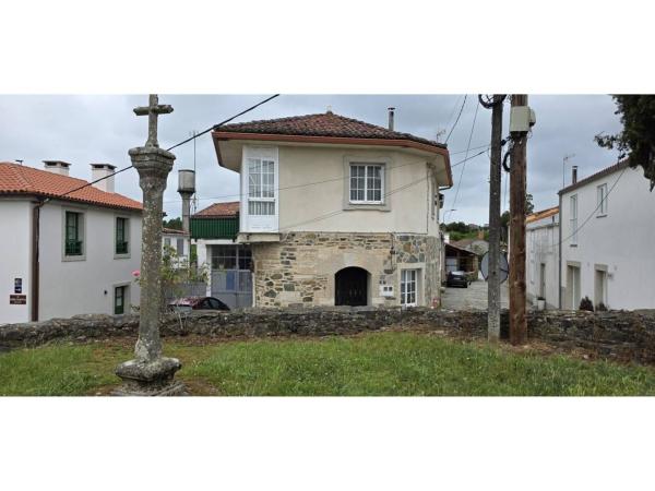 Independent chalet for sale in Calle Furelos, Melide
 photo 1