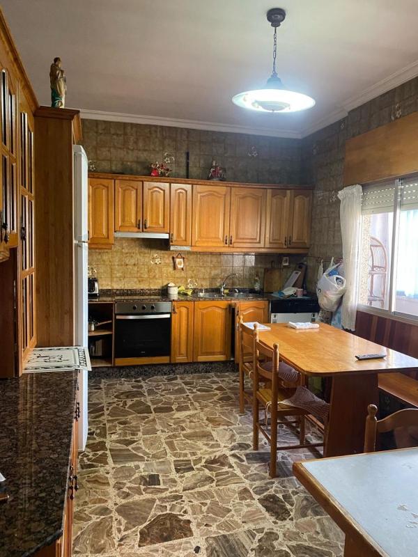 Продажа отдельного шале в  Avenida Lugo, 143, Мелиде photo 5