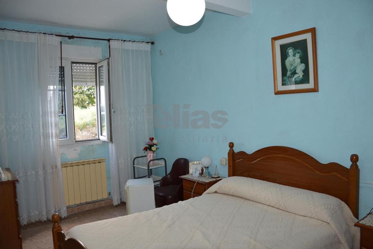 Продажа отдельного шале в Calle Rueiro da Cancela, 30, Зас photo 4