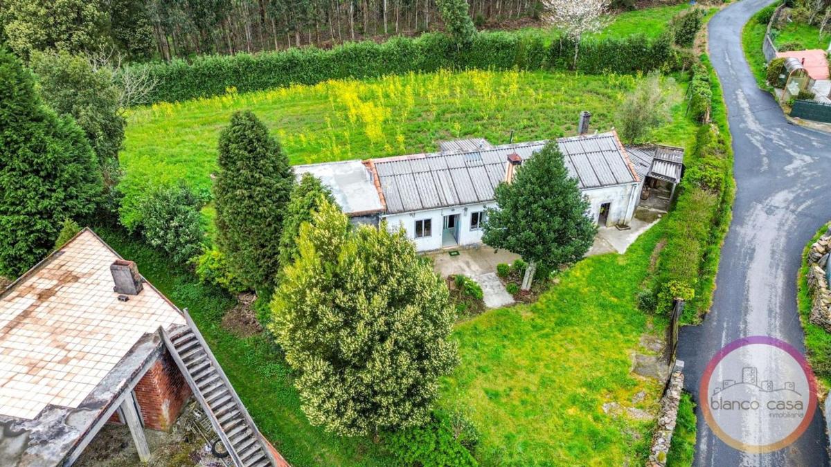 Продажа отдельного шале в Santa Comba, Санта Комба photo 1