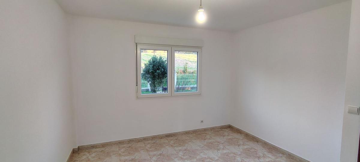 Sale of independent chalet in Porto s/n Montouto, Santa Comba
photo 5