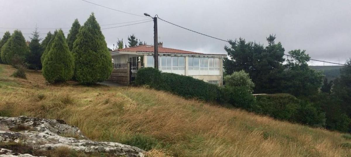 Sale of independent chalet in O busto s/n, Santa Comba
 photo 4