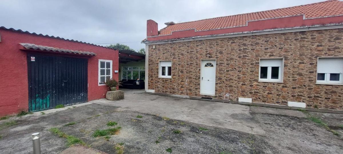 Venta de chalet independiente en Calle Tierno Galván s/n, Oleiros
 photo 2