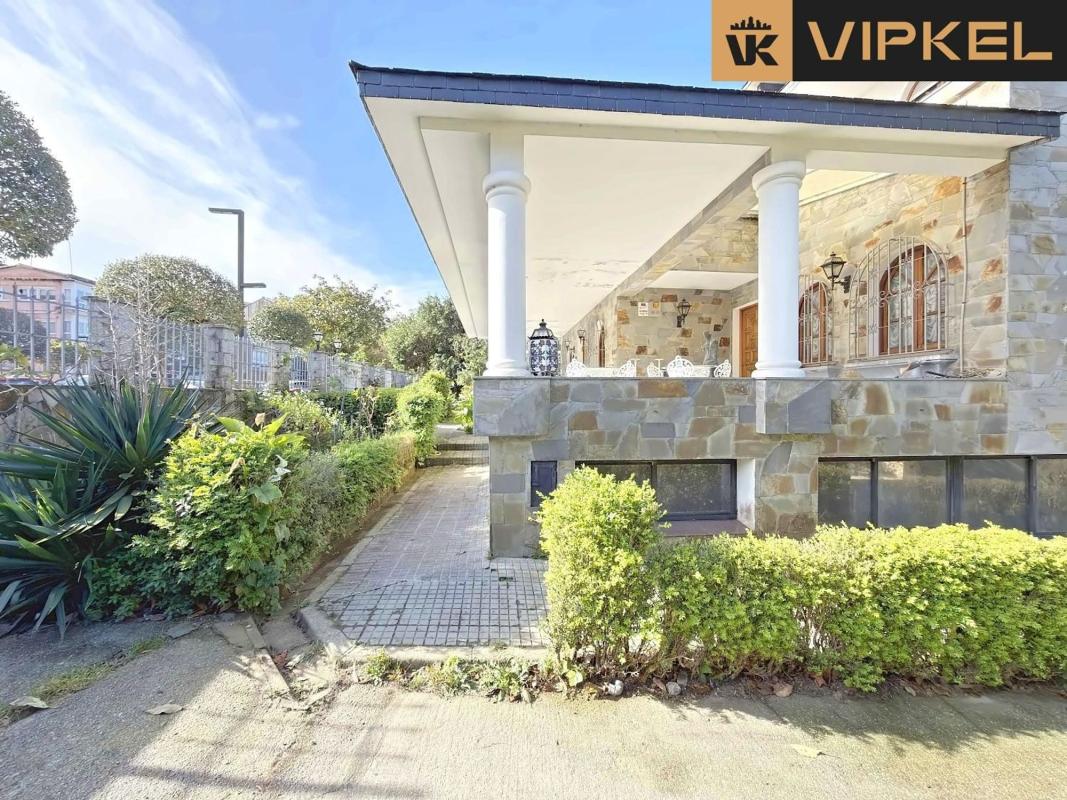 Venta de chalet independiente en Avenida Santa Cristina, Oleiros
 photo 3