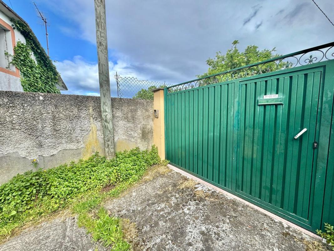 Sale of independent chalet in ALC. MANUEL PLATAS VARELA, Arteijo
photo 2