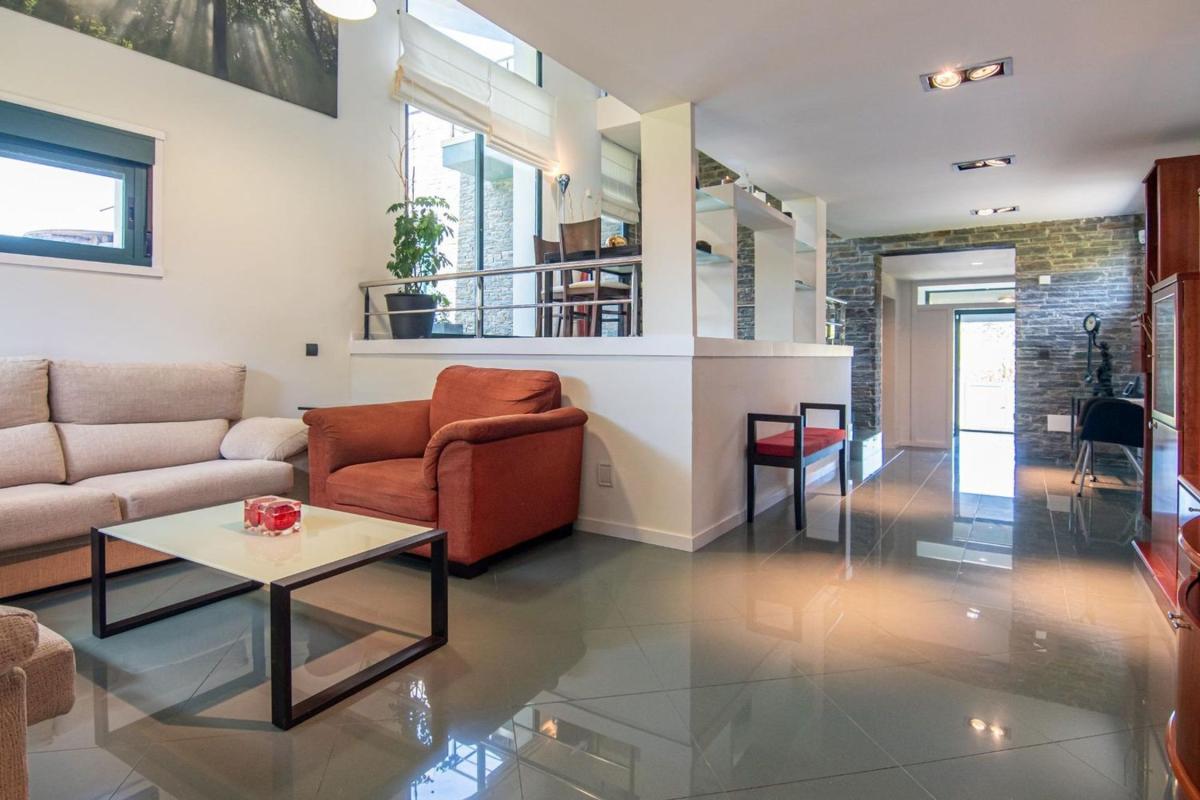 Venta de chalet independiente en Lugar Casal, Bergondo
photo 2