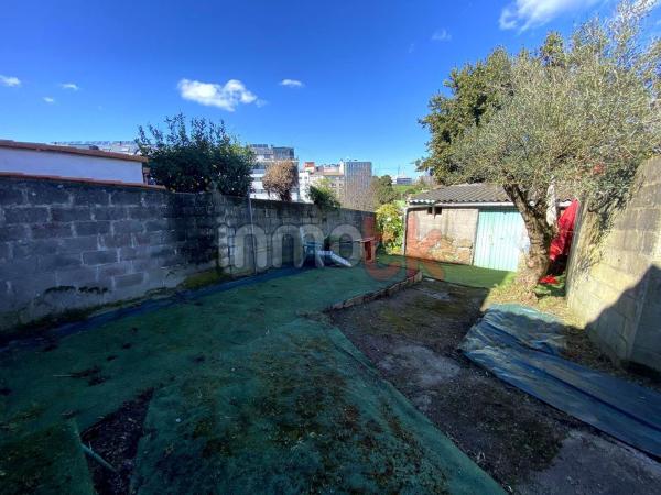 Casa independiente en calle Eirís de Arriba thumbnail 1