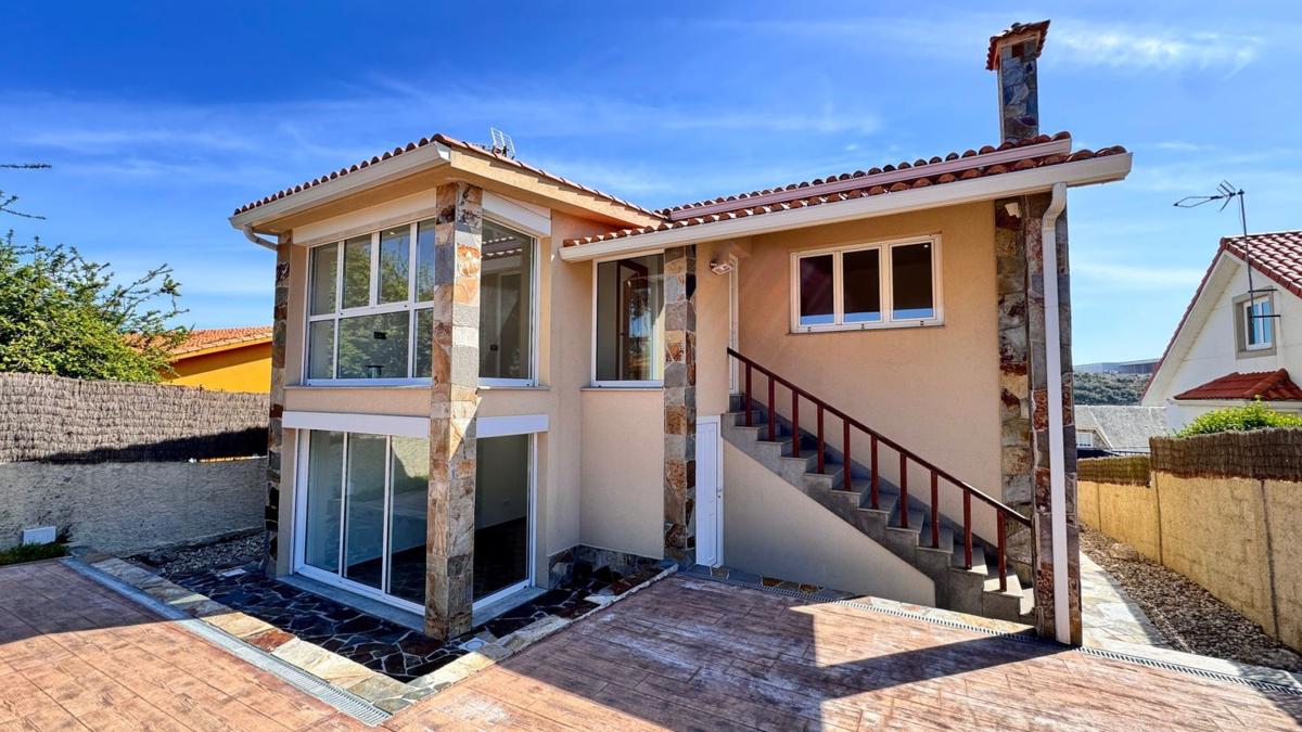 Sale of independent chalet in Calle Agramonte, Arteijo
photo 2