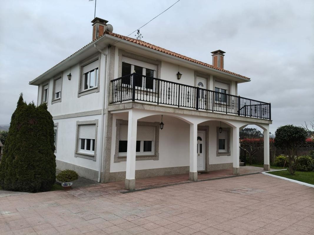 Venta de chalet independiente en Travesía de San Cidre, Bergondo
photo 1