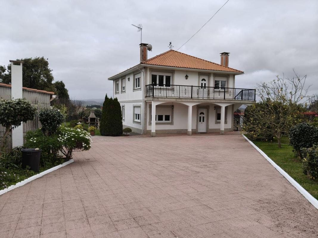 Venta de chalet independiente en Travesía de San Cidre, Bergondo
photo 2
