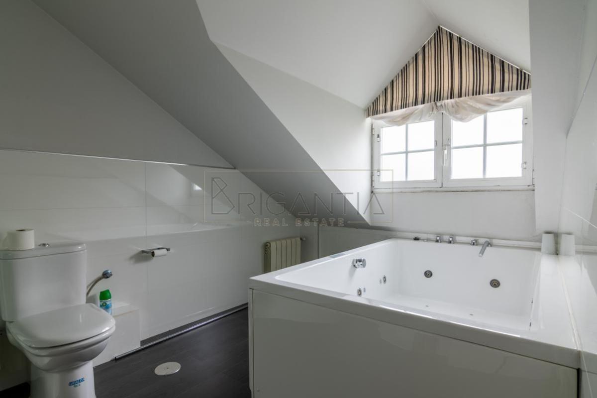 Venta de chalet independiente en Calle Rio Ulla, Culleredo
photo 1