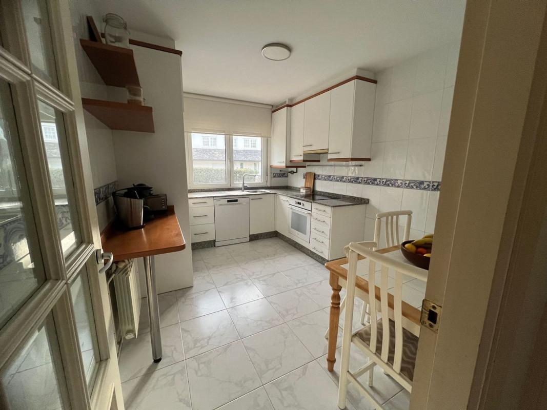 Venta de chalet adosado en  Calle Xardín de Gómez, 23 , Oleiros photo 5