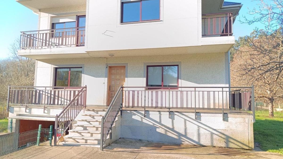 Sale of independent chalet in Lugar Barral, 2, Abegondo
photo 1