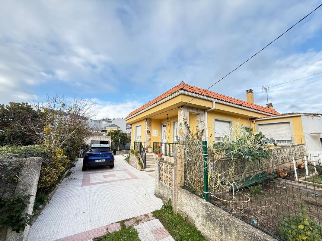 Sale of independent chalet in AV ALC. MANUEL PLATAS VARELA, Arteijo
photo 1