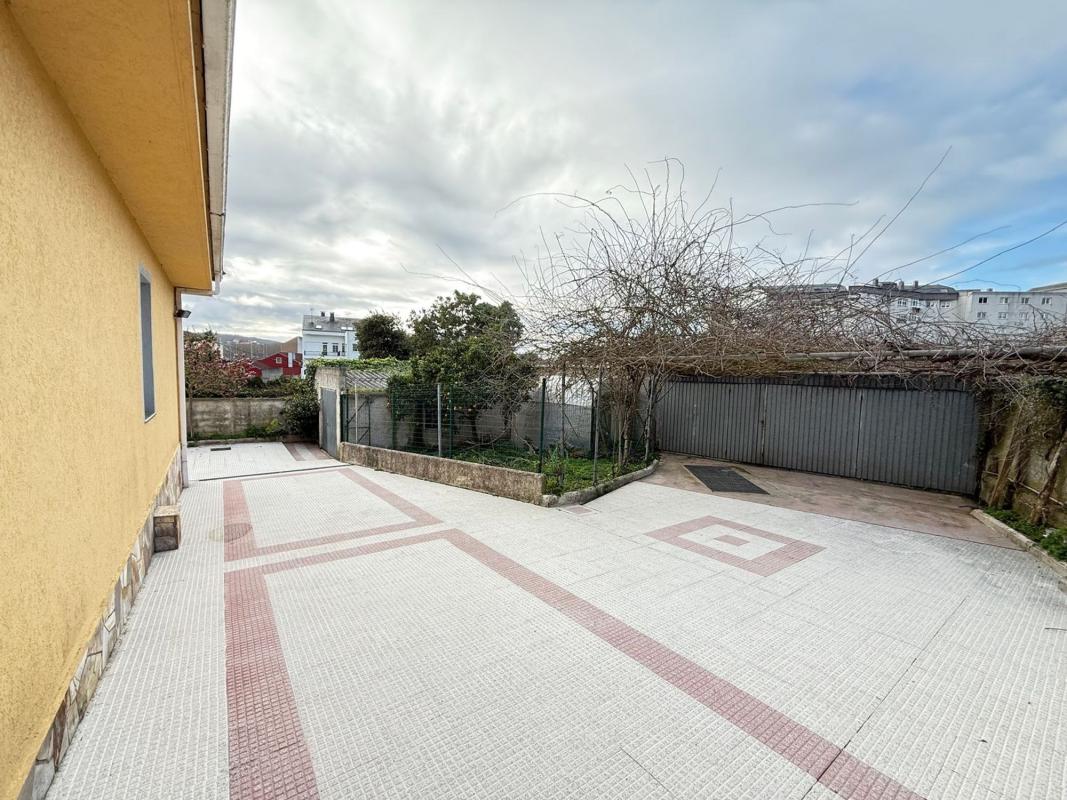 Sale of independent chalet in AV ALC. MANUEL PLATAS VARELA, Arteijo
photo 3