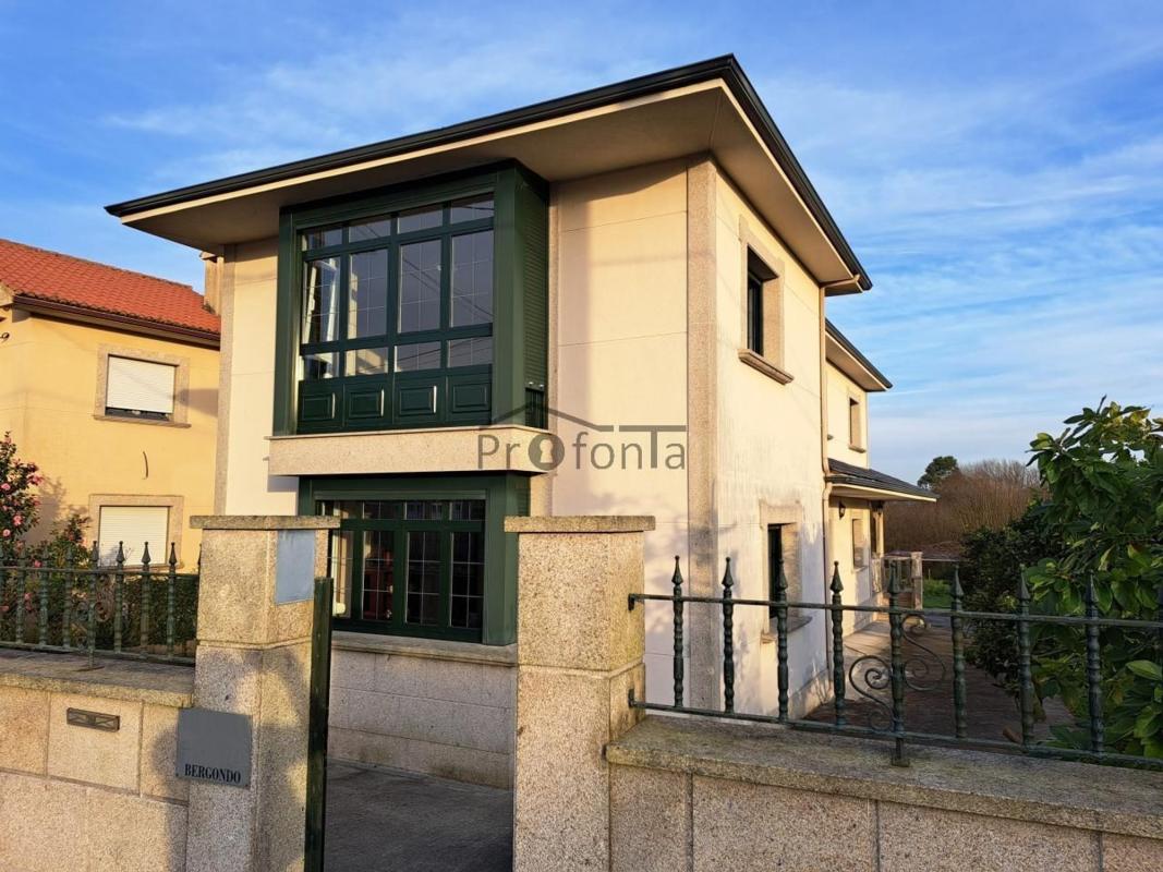 Sale of independent chalet in Vilanova, Bergondo
photo 4