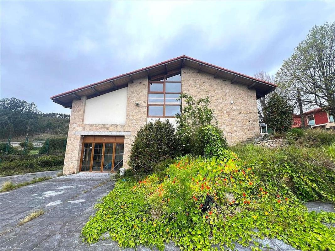 Venta de chalet adosado en Calle Zapateira , Arteixo photo 1