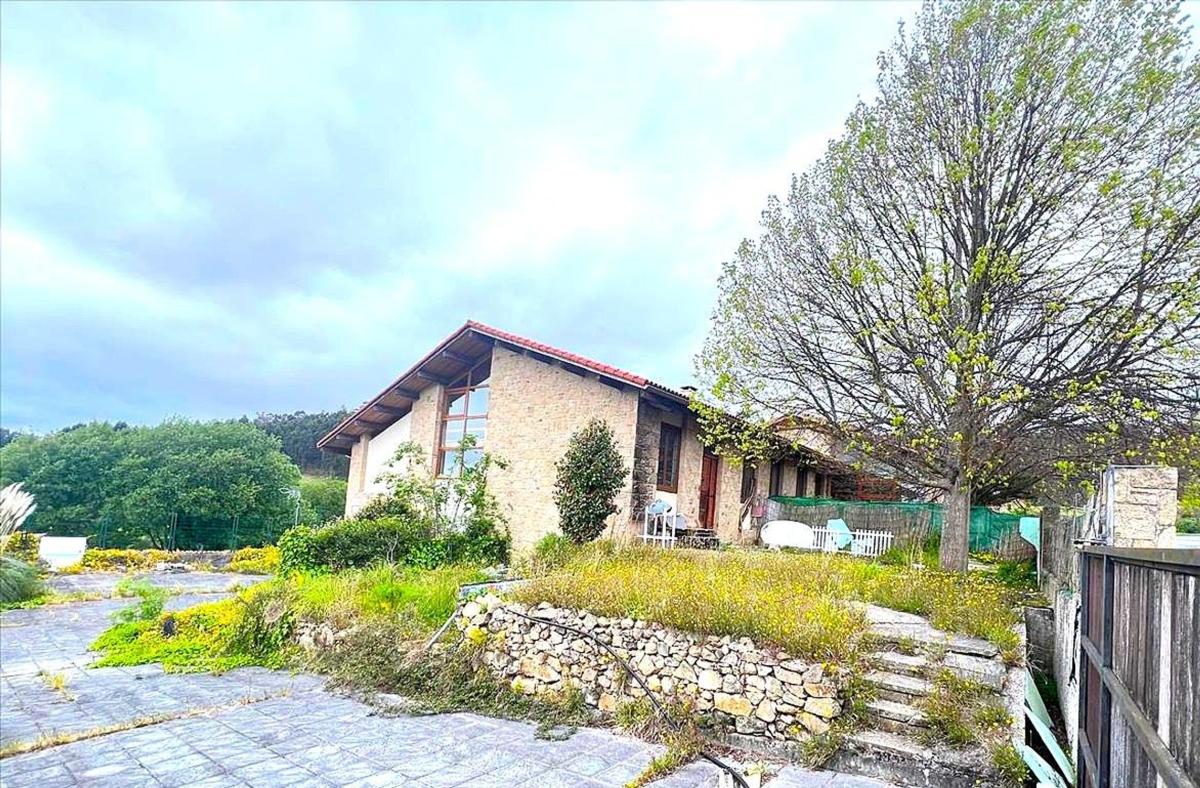 Venta de chalet adosado en Calle Zapateira , Arteixo photo 4