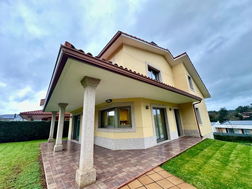 Venta de chalet independiente en Calle Portela, Oleiros
 photo 2