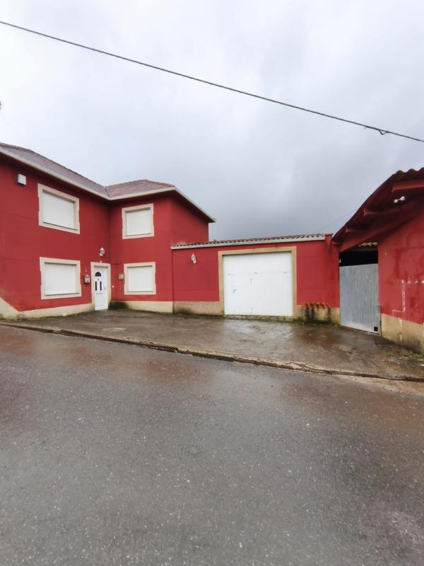 Sale of independent chalet in Cabra, Carral
photo 2