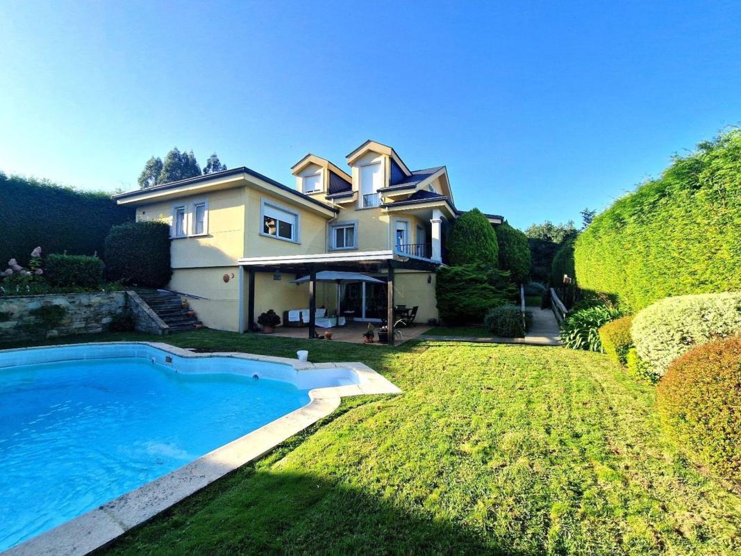 Sale of independent chalet in Calle Cruz de Sar, Bergondo
photo 1