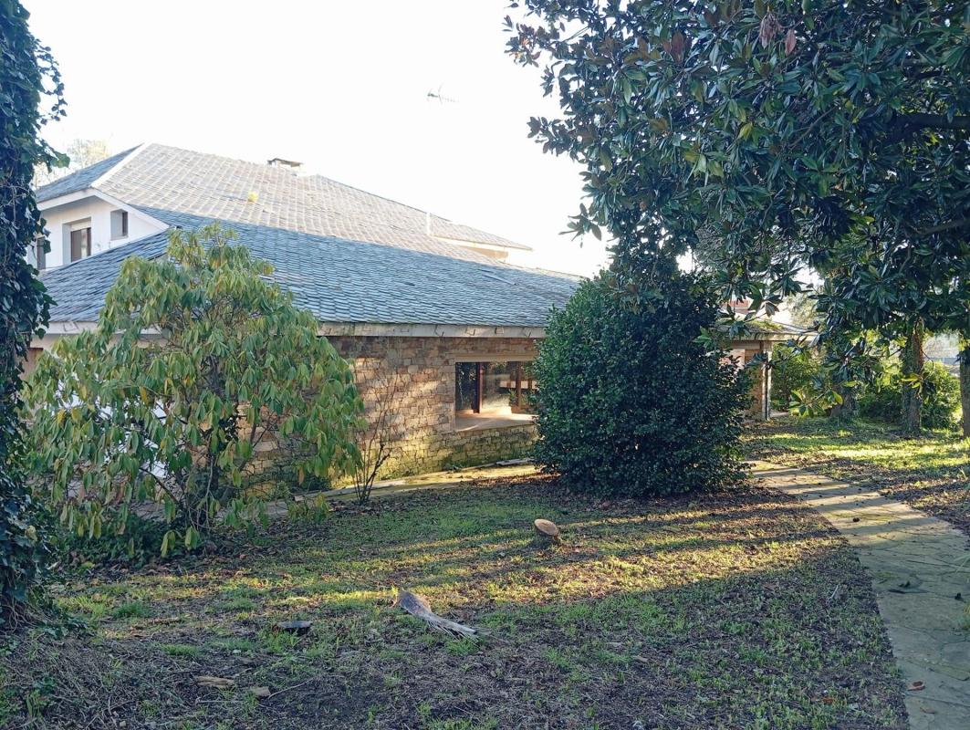 Venta de chalet independiente en O Carballo, 45, Oleiros
photo 1