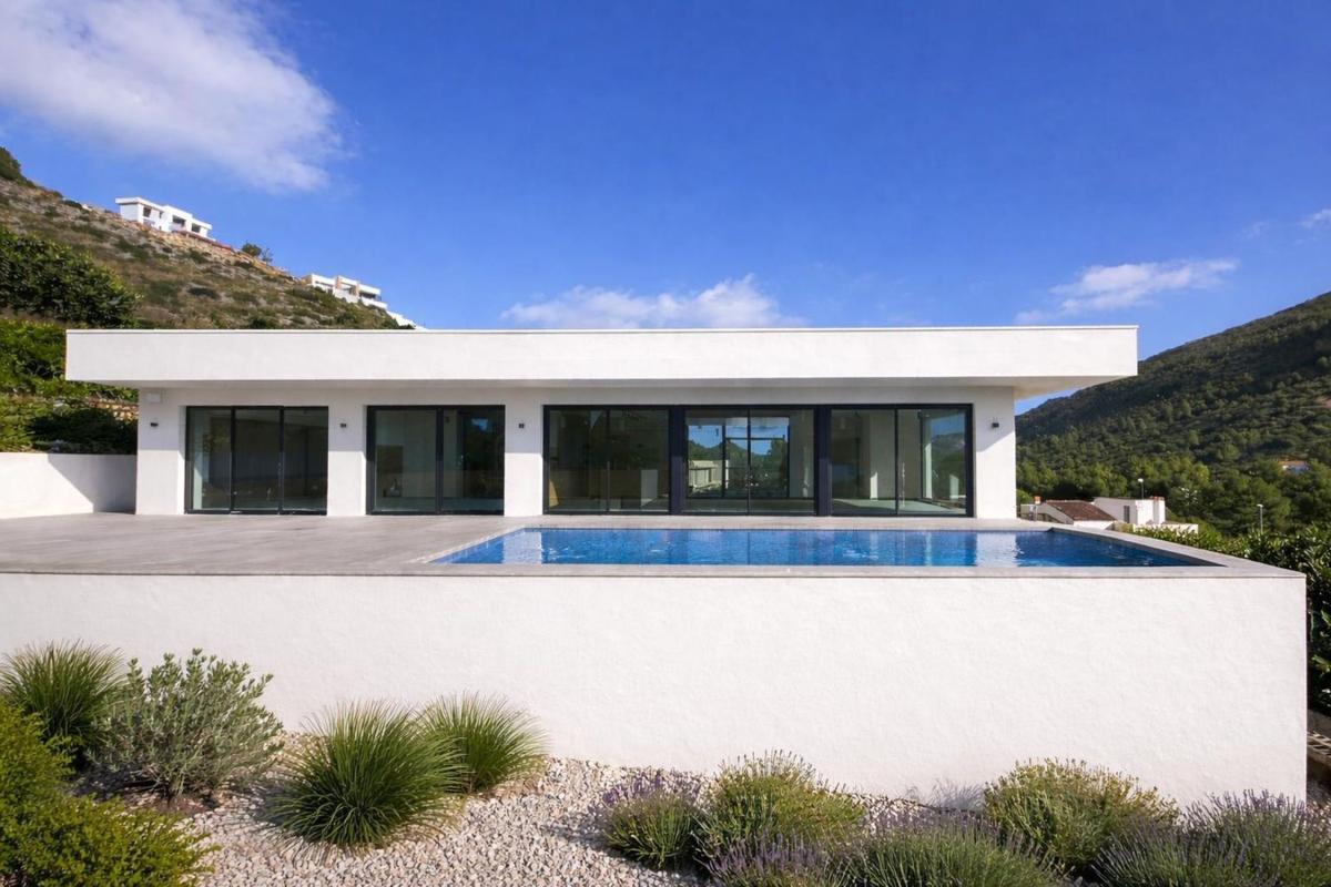 Terreno en venta en Pedreguer, Alicante photo 2