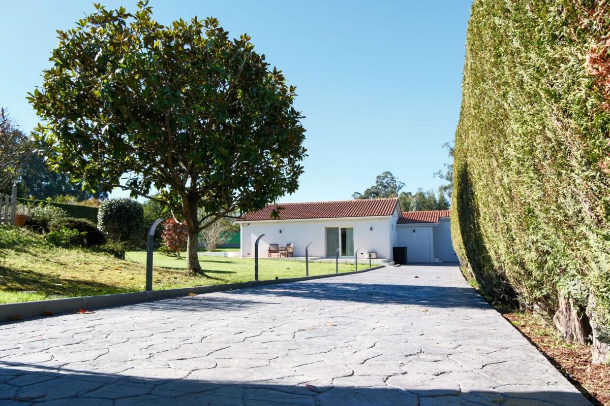 Sprzedaż niezależnego domku jednorodzinnego w Lugar A Campiña, 45, Bergondo photo 1