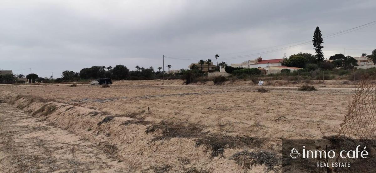 Terreno en venta en Elche / Elx, Alicante photo 1