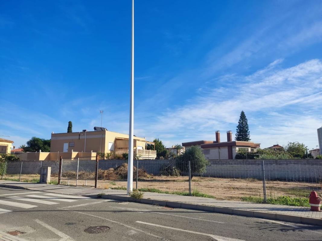 Terreno en venta en Elche / Elx, Alicante photo 2
