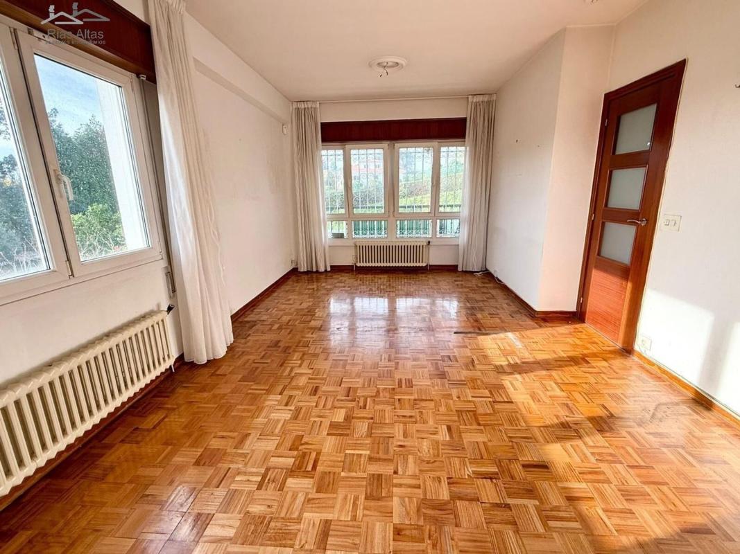 Venta de chalet independiente en Calle Salvador de Madariaga, 39, Oleiros
photo 1