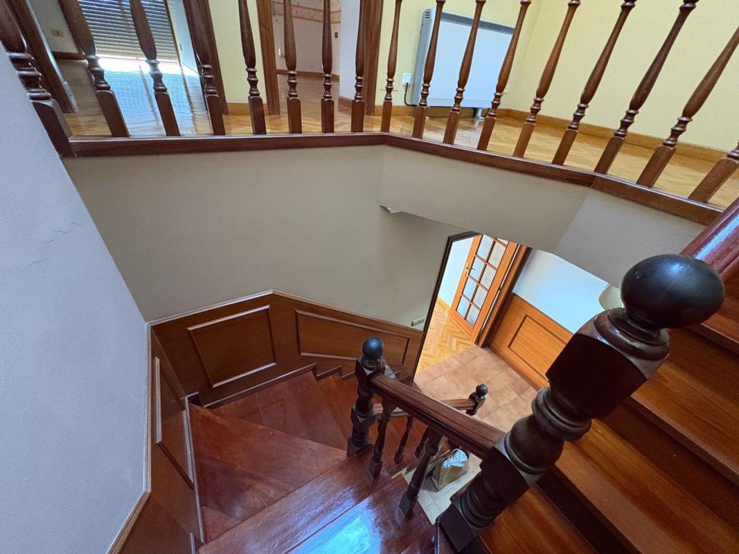 Venta de chalet adosado en  Calle Regueiro , Culleredo photo 2