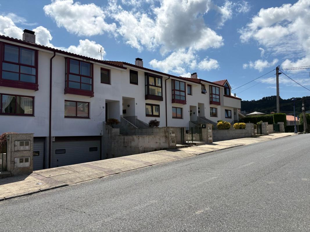 Venta de chalet adosado en  Calle Regueiro , Culleredo photo 5