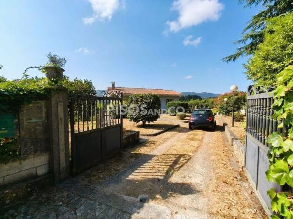 Chalet wolnostojący na sprzedaż w  Calle Nabeiras, Culleredo photo 1