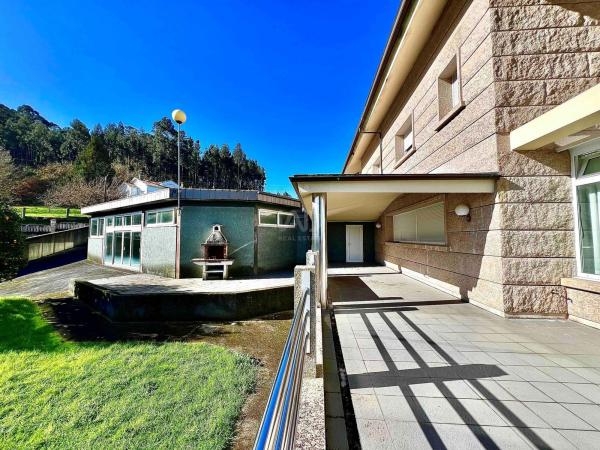 Chalet independiente en venta en Bergondo, Bergondo
 photo 4