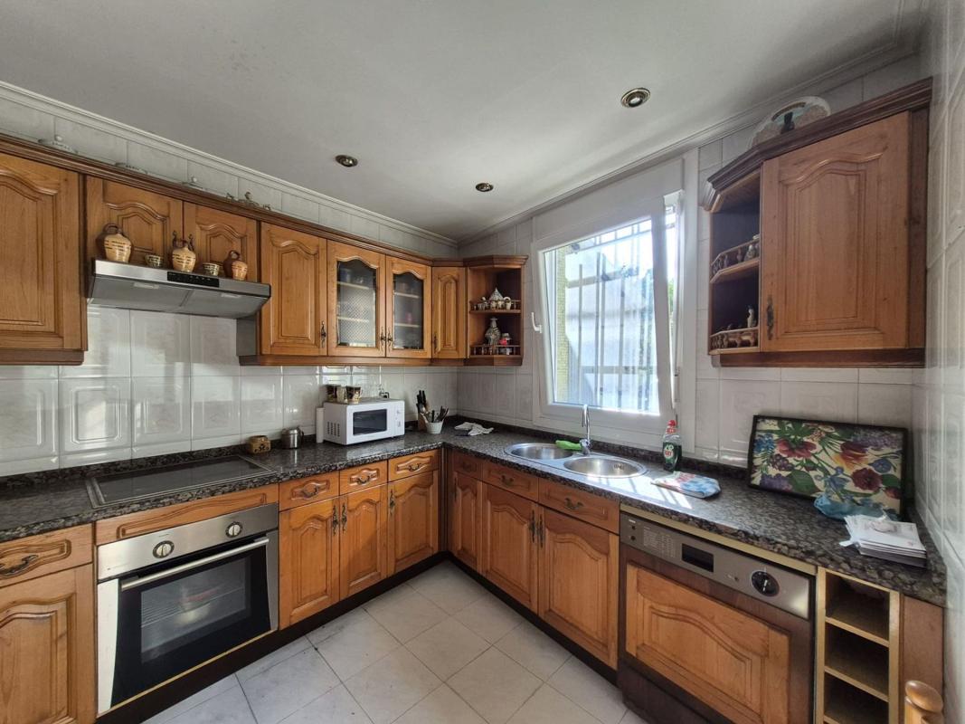 Sale of townhouse in Camino de Mesoiro , A Coruña photo 1