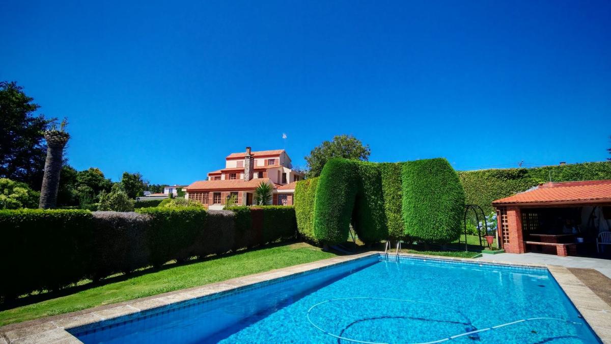 Venta de chalet independiente en Calle Riveiro, 12, Oleiros
photo 2