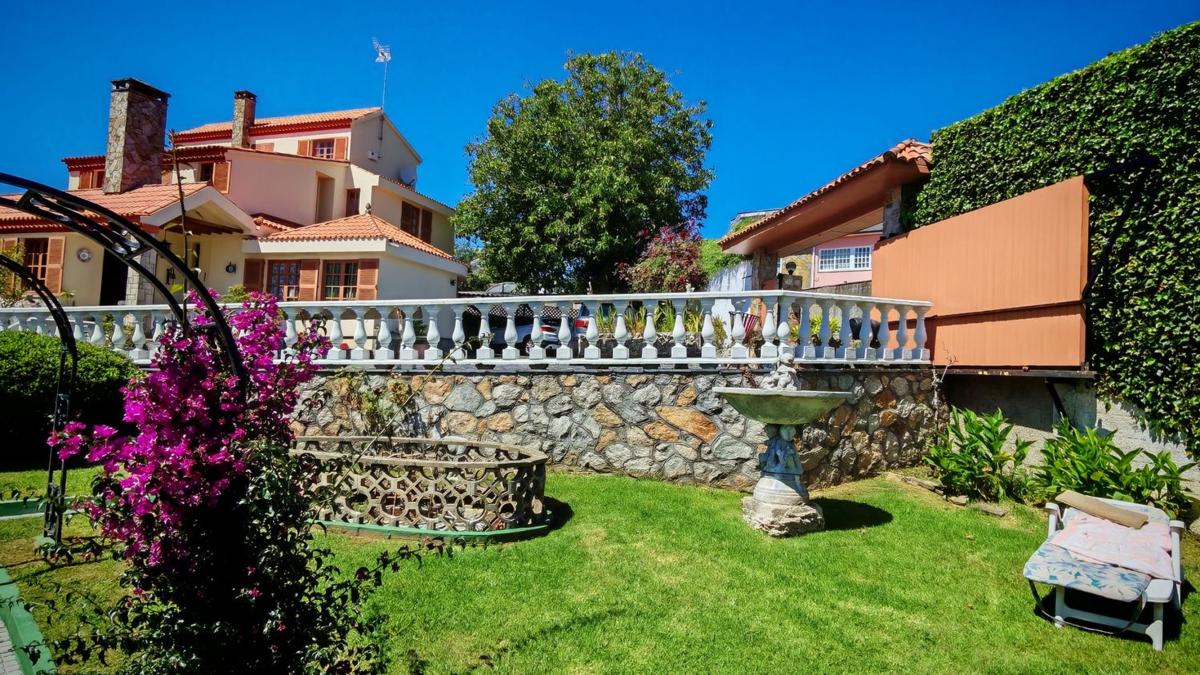 Venta de chalet independiente en Calle Riveiro, 12, Oleiros
photo 3