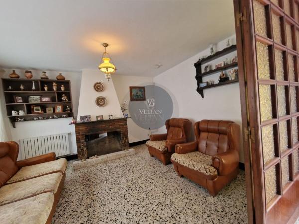 Casa independiente en Mandín photo 3