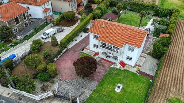 Casa independiente en calle Regueiro thumbnail 1