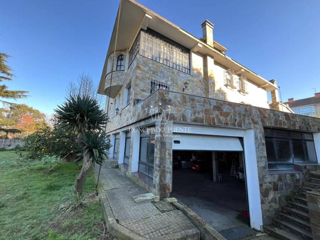 Venta de chalet independiente en Avenida Santa Cristina, Oleiros
 photo 2