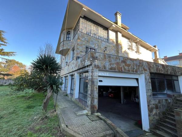 Casa independiente en avenida Santa Cristina thumbnail 1