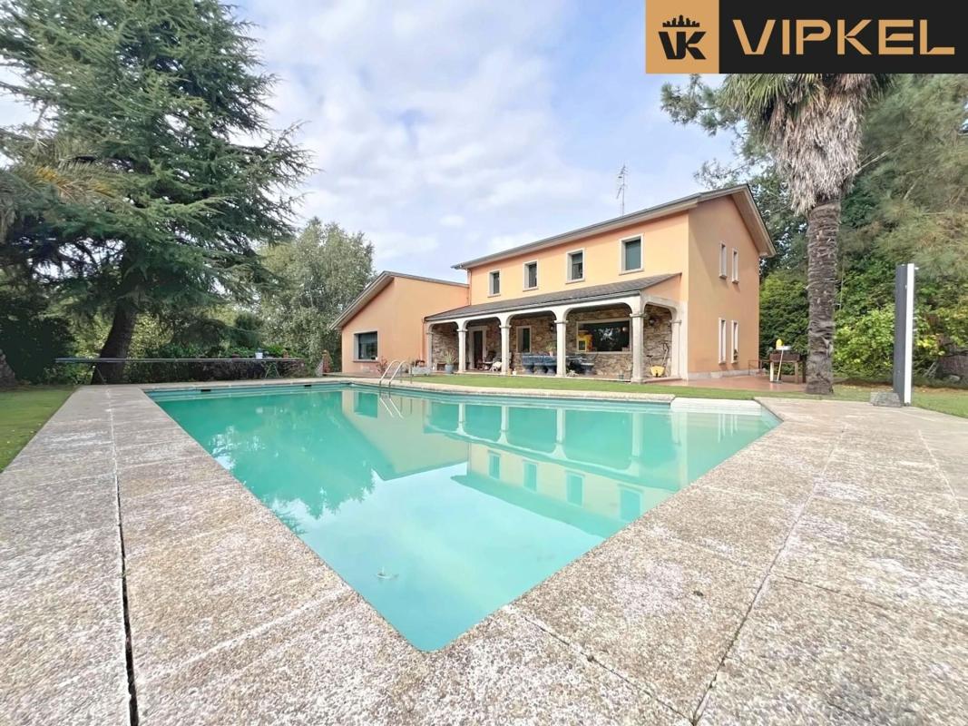 Sale of independent chalet in Lugar Torre, Cambre
photo 4
