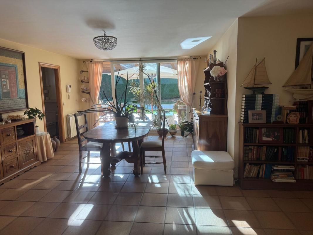 Sale of independent chalet in Cruz del Sar, Bergondo
photo 4