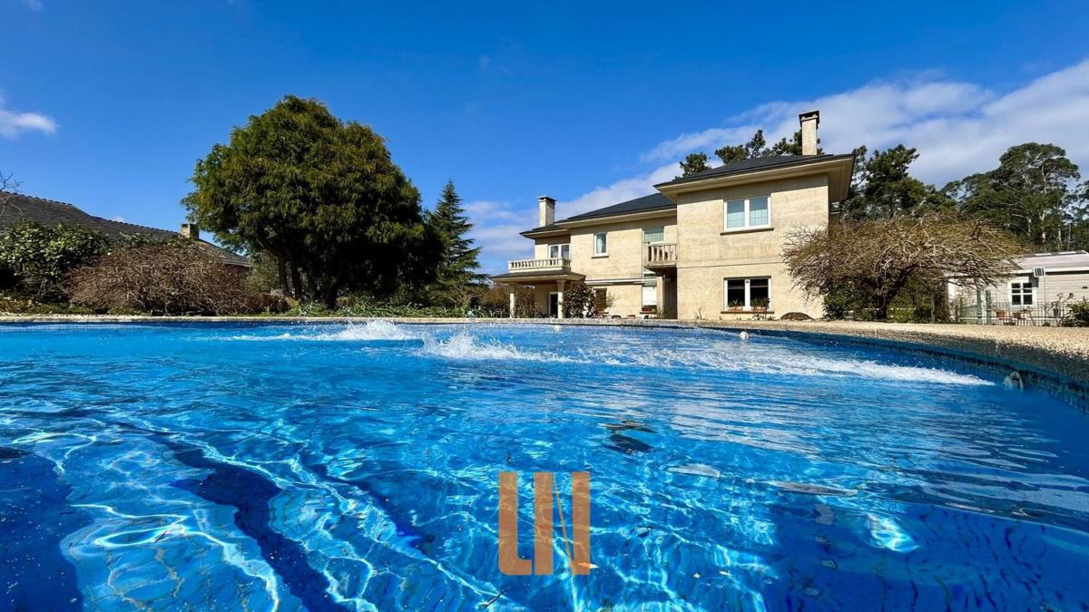 Venta de chalet independiente en Avenida Valle- Inclán, Oleiros
photo 1