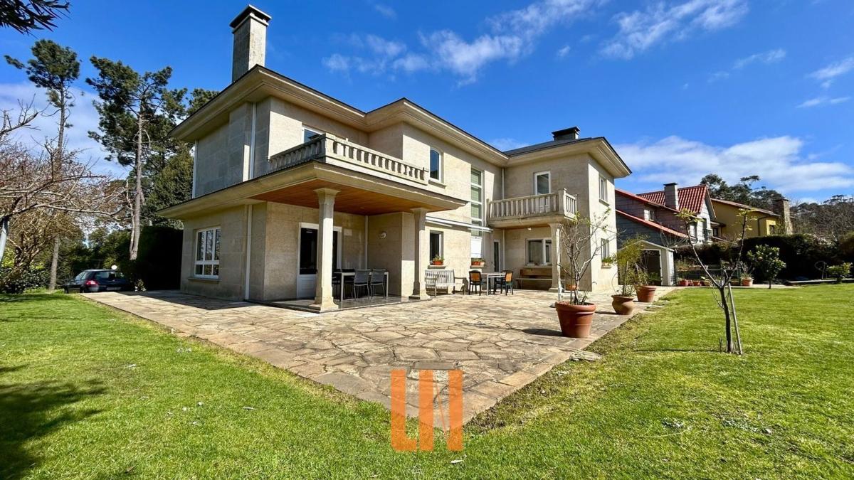 Venta de chalet independiente en Avenida Valle- Inclán, Oleiros
photo 2