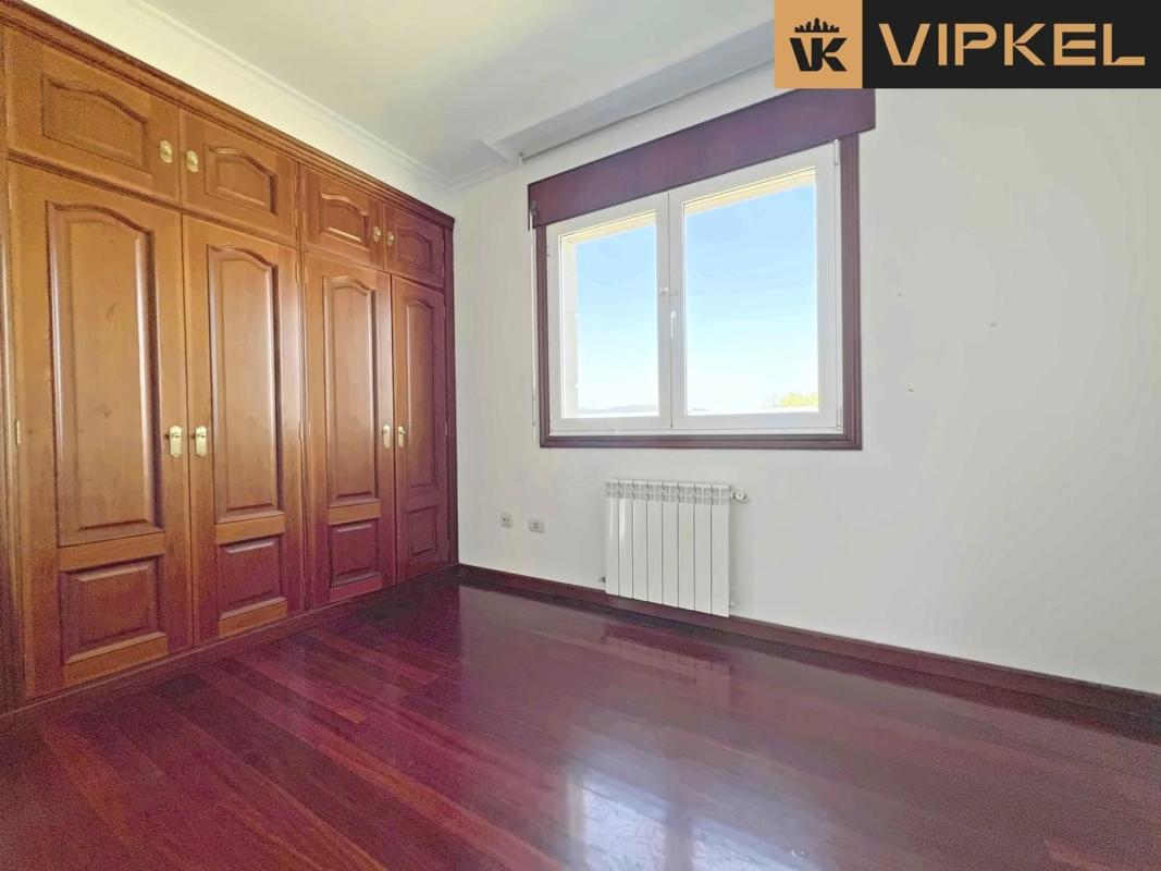 Sale of independent chalet in Pontido, Cambre
 photo 4