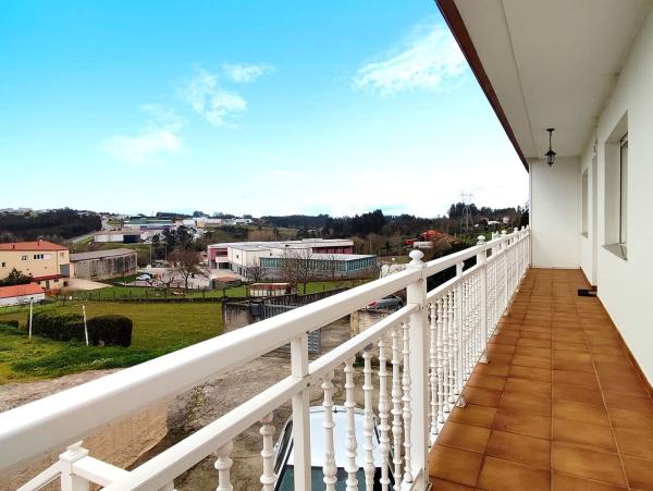 Chalet pareado en calle carral photo 1
