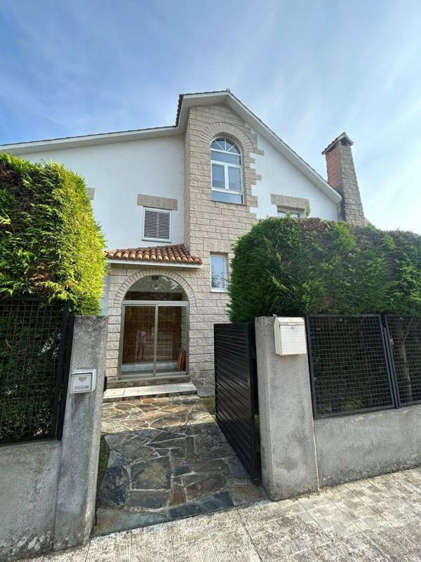 Venta de chalet independiente en Calle Doctor Fleming, 46, Oleiros
photo 1